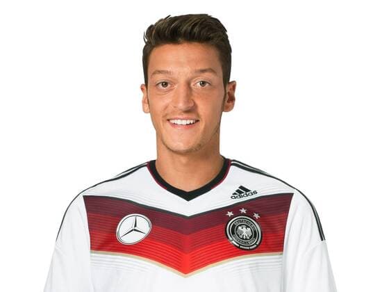 FUSSBALL PORTRAITTERMIN DEUTSCHE NATIONALMANNSCHAFT 14.11.2013 Mesut Özil (Deutschland)