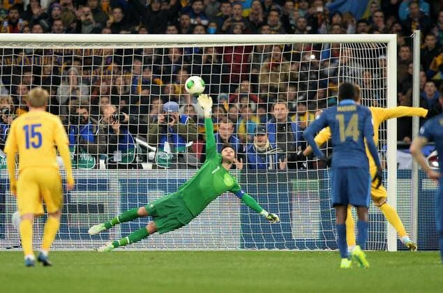 Hugo Lloris (fra) - penalty Andriy Yarmolenko (ukr) FOOTBALL : Ukraine vs France - FIFA World Cup Qualifier - 15 11 2013 AnthonyBIBARD FEP Panoramic 