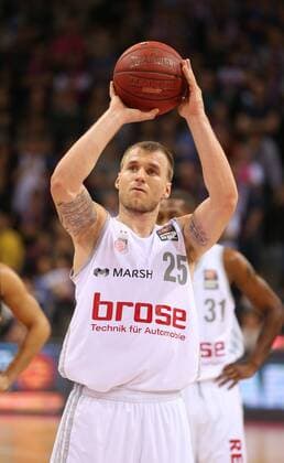 Basketball, Herren, Beko BBL, Saison 2013 2104, Telekom Baskets Bonn vs Brose Baskets Bamberg ,17.11.2013, Telekomdome Bonn, Anton Gavel, Brose Baskets,