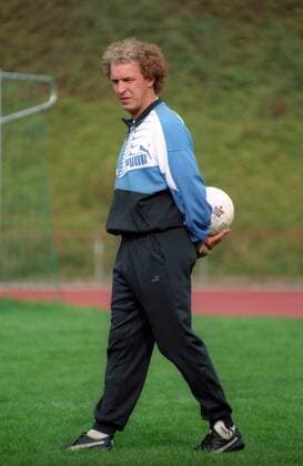 Trainer Klaus Toppmöller (Eintracht Frankfurt) beim Training