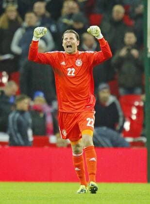 Roman WEIDENFELLER, TW DFB 22 Jubel, Freude, Emotionen, Feiern, Lachen, jubelt, freuen, reisst die Arme hoch, ballt die Faust ENGLAND - DEUTSCHLAND Deutsche Fussball Nationalmannschaft DFB, am 19.11.2013 in London, GBR Freundschaftsspiel