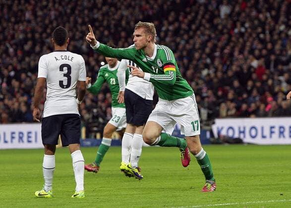 19.11.2013, xovx, Fussball Freundschaftsspiel England - Deutschland, v.l. Jubel bei Per Mertesacker (Deutschland) nach dem Tor zum 0:1, Aktion.