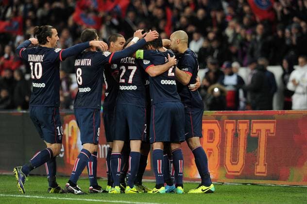 joie Edinson Cavani apres son but - Lucas Moura (PSG) FOOTBALL : PSG vs Lyon - Ligue 1 - 01 12 2013 N.LeGouic FEP Panoramic 