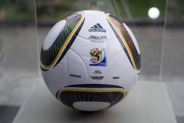 Präsentation des offiziellen FIFA WM Spielballs - Hier der Ball Adidas Jabulani - WM Ball 2010 - Parque Lage Rio de Janeiro. RIO DE JANEIRO RJ, Brasil 03 12 2013. ( x(11)xCelsoxPupox xFotoarenax 