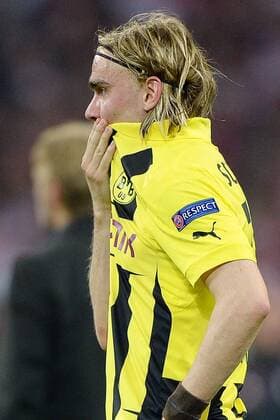 Borussia Dortmund vs. FC Bayern München --- Fussball --- Champions League --- 25.05.2013 Marcel Schmelzer (Dortmund), Enttäuschung, Mimik, Gestik, halbe Figur, Einzelbild