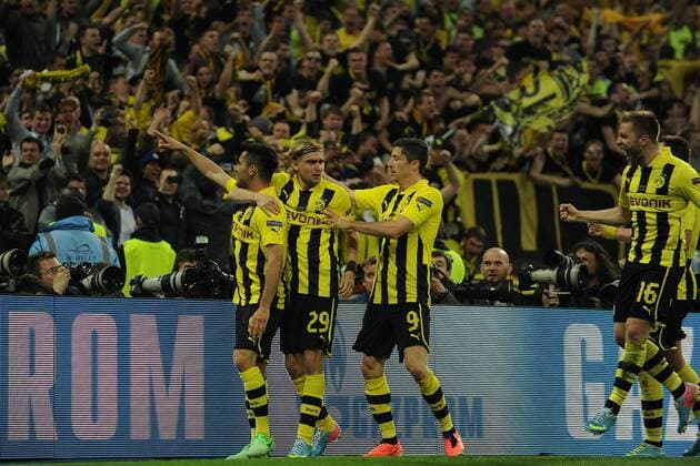 Borussia Dortmund vs. FC Bayern München --- Fussball --- Champions League --- 25.05.2013 Dortmund, Torjubel nach dem 1:1, von links: Torschütze Ilkay Gündogan, Gündogan, Marcel Schmelzer, Robert Lewandowski, Jakub Kuba Blaszczykowski , Freude, Freisteller