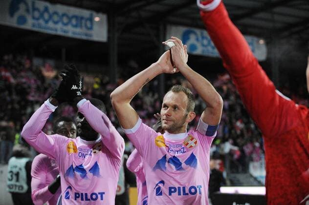 Olivier Sorlin (Evian) FOOTBALL : Evian Thonon Gaillard vs PSG Paris St. Germain - Ligue 1 - 04 12 2013 N.LeGouic FEP Panoramic 