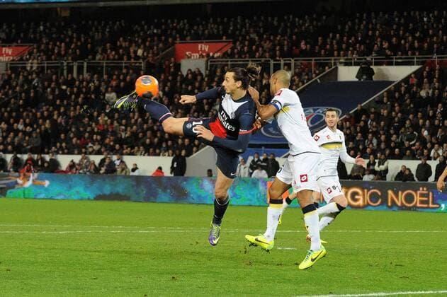 Zlatan Ibrahimovic (PSG) Cedric Kante (Sochaux) FOOTBALL : PSG vs Sochaux - Ligue 1 - 07 12 2013 N.LeGouic FEP Panoramic 