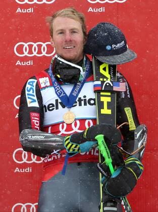 SKI ALPIN - FIS WC Beaver Creek, RTL, Herren BEAVER CREEK,COLORADO,USA,08.DEZ.13 - SKI ALPIN - FIS Weltcup, Riesentorlauf der Herren, Siegerehrung. Bild zeigt Ted Ligety (USA). Keywords: Medaille, Trophäe. 