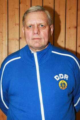 Bernd Bransch (DDR,Hallescher FC Halle) - Oldie Masters Hallenfußballturnier für Traditionsmannschaften um den Glasbau Gipser Cup in der Sporthalle Bildungszentrum in Halle Saale - Portrait,Deutschland,Fußball,Mann,Männer,27.12.2008