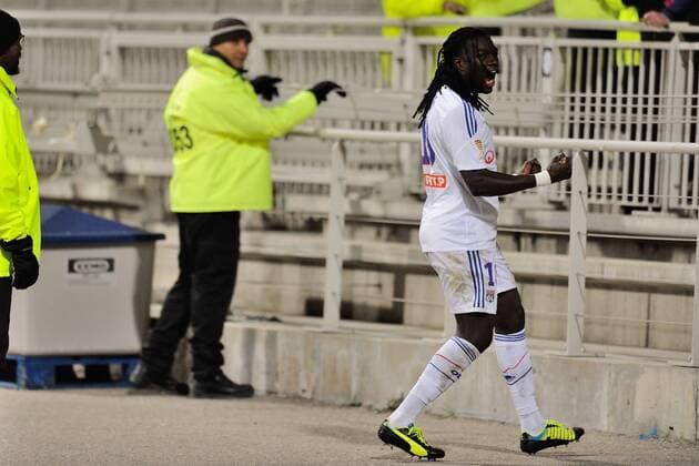 Joie de Bafetimbi Gomis (lyon) FOOTBALL: Olympique Lyon vs Stade Reims - Coupe de la ligue - 18 12 2013 FredericChambert Panoramic 