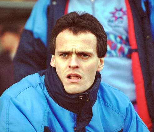 Aus 2. BL Saison 1992 1993 Eintracht Braunschweig (Gelb) gegen den 1. FSV Mainz 05 6:0 am 21.11.1992. Im Foto: Mainz 05 Trainer Hermann Hummels