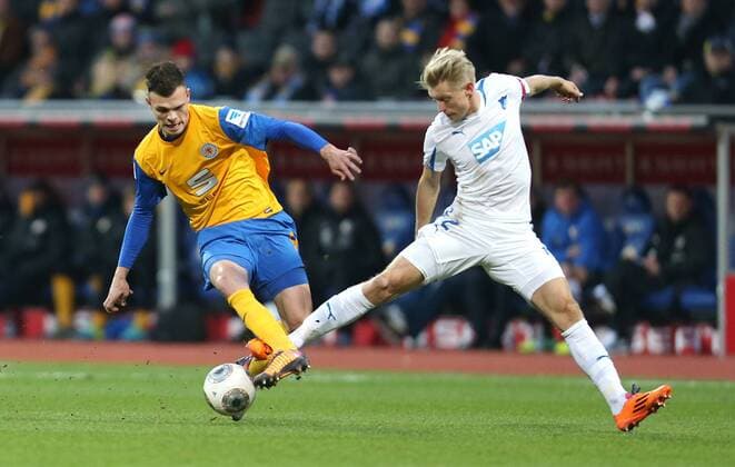 v.l. Orhan Ademi (Eintracht Braunschweig), Andreas Beck (1899 Hoffenheim) Eintracht Braunschweig vs. 1899 Hoffenheim