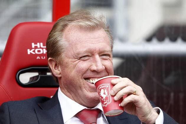 Coach Steve McClaren of FC Twente during the Dutch Eredivisie match between FC Twente and SC Heerenveen at the Grolsch Veste on September 23, 2012 in Enschede, The Netherlands. FC Twente v SC Heerenveen Dutch Eredivisie 2012 2013 xVIxxIVx 1977296