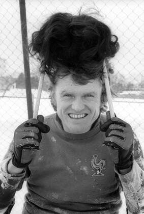 Sepp Maier (FC Bayern München) gibt sich als Beatles Double