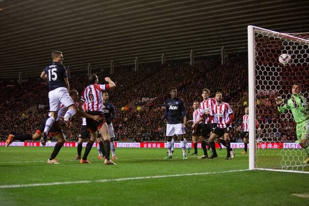 Nemanja Vidic of Manchester United scores the equalising goal - AFC Sunderland vs. Manchester United (ManU) - Capital One Cup SemiFinal First Leg - Stadium of Light - Sunderland - 07 01 2014 EDITORIAL USE ONLY. No use with unauthorised audio, video, data, fixture lists, club league logos or live services. Online in-match use limited to 120 images, no video emulation. No use in betting, games or single club league player publications.