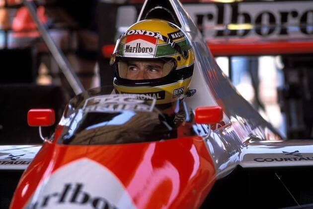 Ayrton Senna (Brasilien McLaren Honda) im Cockpit seines Boliden