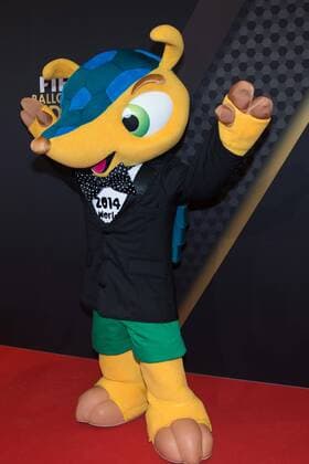 FUSSBALL - FIFA Ballon d Or 2013 ZUERICH,SCHWEIZ,13.JAN.14 - FUSSBALL - FIFA World Player Gala, Ballon d Or 2013, Verleihung Goldener Ball. Bild zeigt Fuleco, das Maskottchen der FIFA-WM 2014 in Brasilien. 