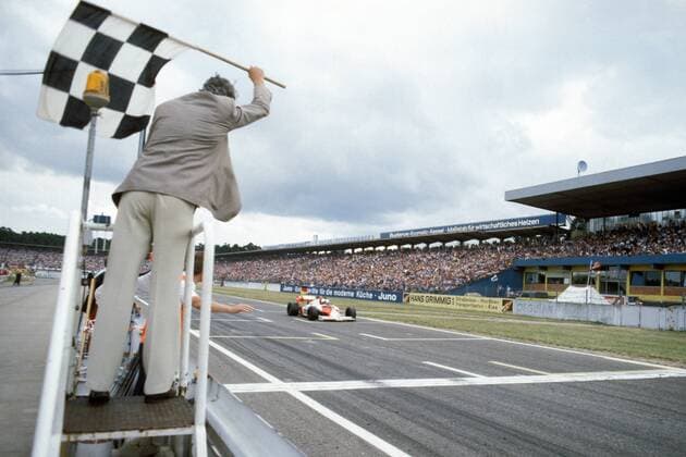 Großer Preis von Deutschland auf dem Hockenheimring: Alain Prost (McLaren) bei der Zieldurchfahrt