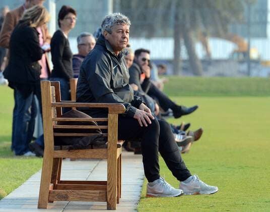 16.01.2014, xbhx, Fussball Testspiel, Eintracht Frankfurt - Shakhtar Donetsk in Abu Dhabi, v.l. Trainer Mircea Lucescu (Shakhtar Donetsk) .