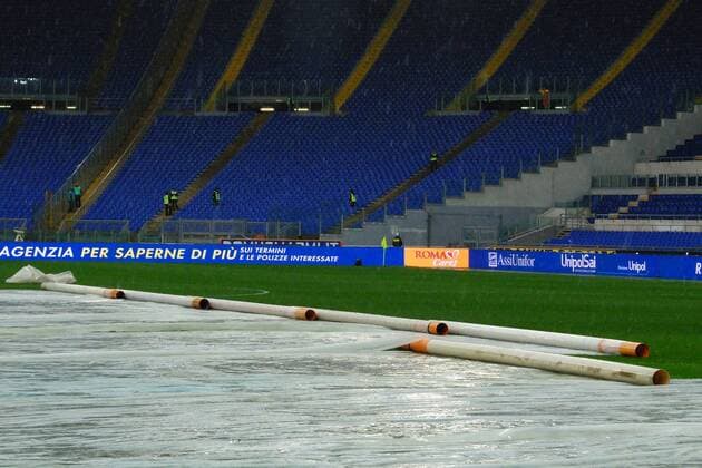 Spielabbruch aufgrund heftigen Regens Stadio Olimpico - Football Calcio Serie A 2013 2014 AS Roma - Parma FC Foto AndreaxStaccioli Insidefoto andreaxstaccioli