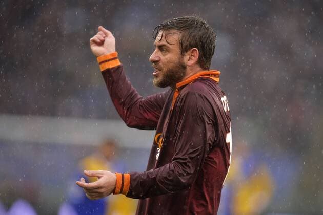 Daniele De Rossi Roma. Parita sospesa. Match suspended cause of the rain Roma Stadio Olimpico - Football Calcio Serie A 2013 2014 AS Roma - FC Parma andreaxstaccioli