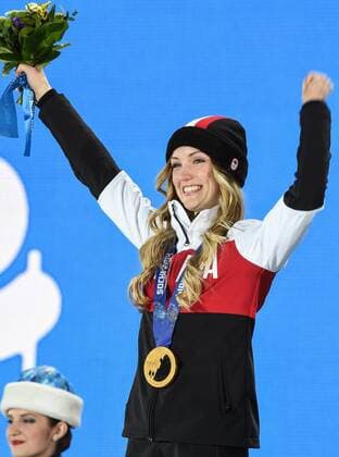 (140209) -- SOCHI, Feb. 9, 2014 (Xinhua) -- Gold medalist Justine Dufour-Lapointe of Canada poses at the victory-ceremony of Women s Moguls of Freestyle Skiing at the Sochi 2014 Winter Olympic Games in Sochi, Feb. 9, 2014. (Xinhua Wang Haofei) (SP)OLY-RUSSIA-SOCHI-FREESTYLE SKIING-WOMEN MOGULS-VICTORY CEREMONY 