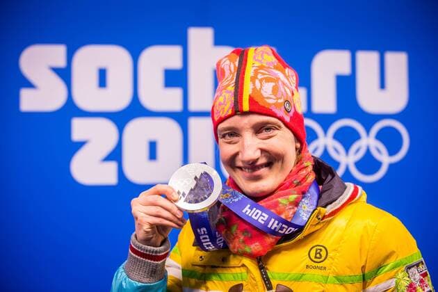 Sotschi, 12.02.2014, Olympiapark Sotschi, Medaillen-Übergabe im Bild: Silber für Tatjana Hüfner (Deutschland), Rodeln, Einzel der Frauen