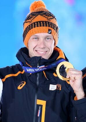 OLYMPIA - Olympische Spiele 2014 SOTSCHI,RUSSLAND,13.FEB.14 - DIVERS, OLYMPIA, EISSCHNELLLAUF - Olympische Winterspiele Sotschi 2014, 1000m der Herren, Siegerehrung, Medaillenvergabe am Medal Plaza. Bild zeigt Stefan Groothuis (NED). Keywords: Medaille. 