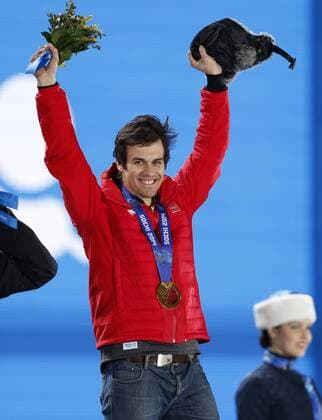 (140215) -- SOCHI, Feb. 15, 2014 (Xinhua) -- Gold medalist Sandro Viletta of Switzerland poses during the awarding ceremony for the men s super combined of alpine skiing at the 2014 Sochi Winter Olympic Games in Sochi, Russia, Feb. 15, 2014. (Xinhua Wang Lili) (SP)OLY-RUSSIA-SOCHI-ALPINE SKIING-MEN S SUPER COMBINED 
