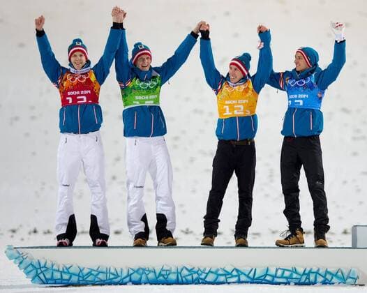 17.02.2014, RusSki Gorki Jumping Center, Krasnaya Polyana, RUS, Sochi Sotschi Sotschi 2014, Skisprung Herren Mannschaftsbewerb, Flower Ceremonie, im Bild Silbermedaillen Gewinner, Team Oesterreich v.l.n.r. Michael Hayboeck, Thomas Morgenstern, Thomas Diethart, Gregor Schlierenzauer silver Medalist team Austria f.l.t.r. Michael Hayboeck, Thomas Morgenstern, Thomas Diethart, Gregor Schlierenzauer during Flower Ceremony of the Men s Skijumping Team Competition of the Olympic Winter Games Sochi Sotschi Sotschi 2014 at the RusSki Gorki Jumping Center in Krasnaya Polyana, Russia on 2014 02 17.,  EP_gro E  
