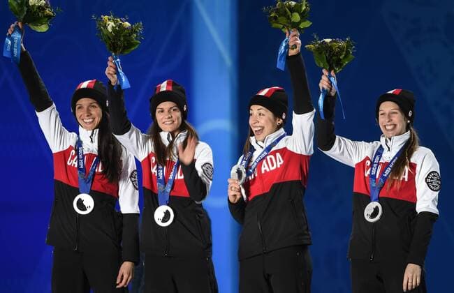 (140218) -- SOCHI, Feb. 18, 2014 (Xinhua) -- Silver medalists of Team Canada pose at the victory ceremony for the ladies 3000m relay of Short Track at the 2014 Sochi Winter Olympic Games in Sochi, Russia, Feb. 18, 2014. (Xinhua Wang Haofei) (SP)OLY-RUSSIA-SOCHI-SHORT TRACK-LADIES 3000M RELAY 