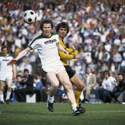 Torfestival im Rheinstadion Düsseldorf, Spielszene, Carsten Nielsen (MG) links und Herbert Meyer (BVB), Fussball, Bundesliga, 1977 1978, Borussia Mönchengladbach gegen Borussia Dortmund 12:0 Fussball, Bundesliga, 1977 1978, Rheinstadion Düsseldorf, Borussia Mönchengladbach gegen Borussia Dortmund 12:0, Kantersieg der Borussia, Spielszene, Carsten Nielsen (MG) links und Herbert Meyer (BVB), football, Bundesliga, 1977 1978, Rhine Stadium Düsseldorf, Borussia Mönchengladbach versus Borussia Dortmund 12:0, emphatic victory of Borussia, scene of the match, Carsten Nielsen (MG) left and Herbert Meyer (BVB)