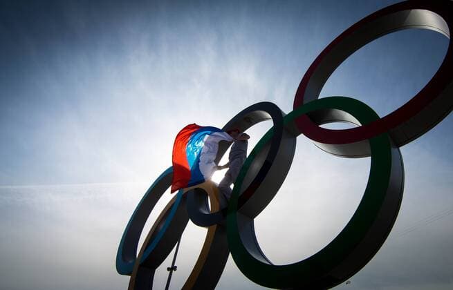 Sotschi , 22.02.14 , Adler , Olympiapark Sotschi im Bild: Die olympische Ringe im Olympiapark in Sotschi