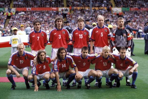 Fußball, EM Finale 1996 in London, Deutschland - Tschechien 2:1 n.V. Tschechische Nationalmannschaft, hi.v.li.: Jiri Nemec, Jan Suchoparek, Michal Hornak, Miroslav Kadlec, Torwart, Petr Kouba; vo.v.li.: Karel Rada, Karel Poborsky, Patrik Berger, Pavel Kuka, Radek Bejbl, Pavel Nedved