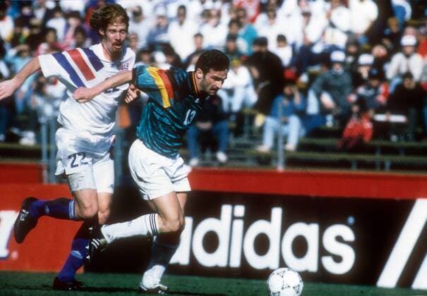 USA - Deutschland in San Francisco: Alexi Lalas (li., USA) und Stefan Kuntz (Deutschland)