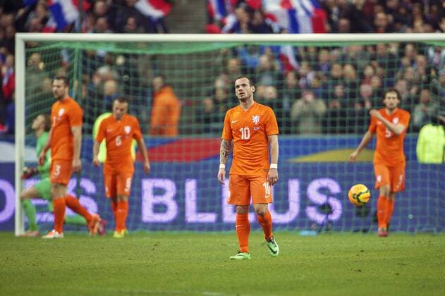 (L-R) goalkeeper Jasper Cilissen of Holland, Ron Vlaar of Holland, Jordy Clasie of Holland, Wesley Sneijder of Holland, Daley Blind of Holland during the International friendly match between France and Netherlands on March 5, 2014 at Stade France in Paris, France. France v Netherlands International Friendly 2013 2014 xVIxxIVx 2154116