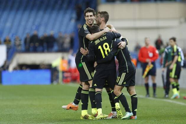 Spain s Pedro Rodriguez celebrates a goal with his team mates during international friendly match. March 5, 2014.  (20192107)