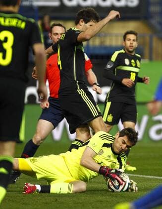 Friendly match played between Spain and Italy at Vicente Calderon stadium. In this picture, Iker Casillas. x 