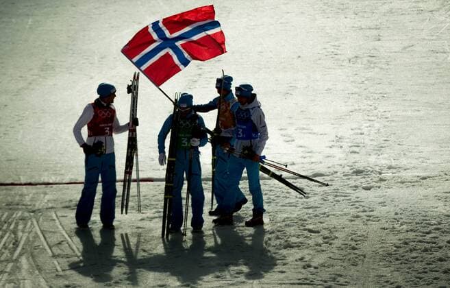 Sotschi , 20.02.2014 , Skisprungkomplex RusSki , Nordische Kombination Teamwettbewerb 4x5km im Bild: Gold für Magnus Hovdal Moan (Norwegen), Haavard Klemetsen (Norwegen), Magnus Krog (Norwegen) und Jörgen Graabak (Norwegen)