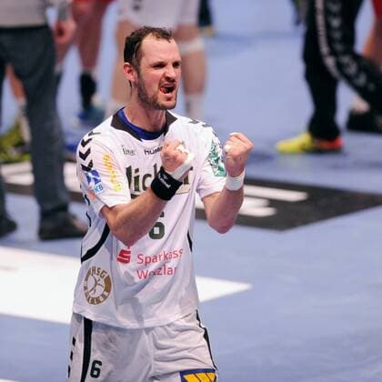Jubel Freude der Mannschaft nach dem Sieg; Jens Tiedtke (HSG Wetzlar) Handball --- 1. Bundesliga --- MT Melsungen vs HSG Wetzlar --- 08.03.2014, EP_rsl