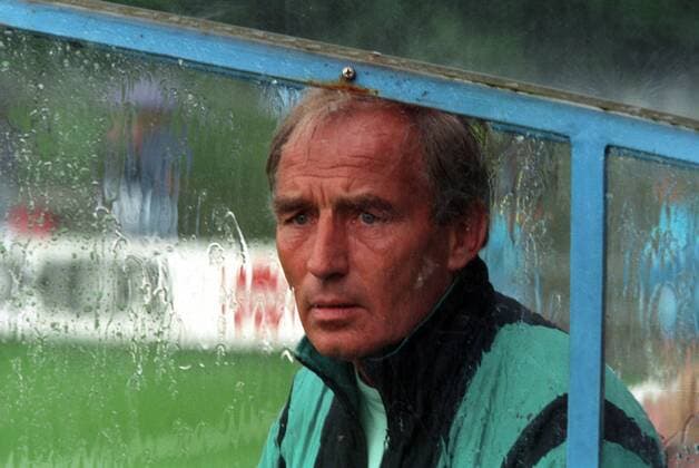 Fußball, Trainerhistorie, Stuttgarter Kickers Stuttgarter Kickers - VfL Osnabrück: Trainer Rolf Schafstall in seinem letzten Spiel bei den Stuttgarter Kickers