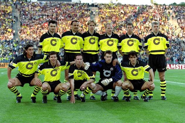 FUSSBALL CHAMPIONS LEAGUE FINALE SAISON 1996 1997 Borussia Dortmund - BVB 28.05.1997 Teamfoto von Borussia Dortmund, hintere Reihe von links: Stephane Chapuisat, Juergen Kohler, Joerg Heinrich, Matthias Sammer, Stefan Reuter, Martin Kree. Vordere Reihe von links: Paulo Sousa, Andreas Moeller, Paul Lambert, Torwart Stefan Klos und Karlheinz Riedle. xxNOxMODELxRELEASExx