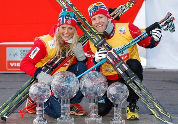 SKI NORDISCH - FIS WC Falun FALUN,SCHWEDEN,16.MAR.14 - SKI NORDISCH, LANGLAUF - FIS Weltcup Finale, Siegerehrung. Bild zeigt Therese Johaug (NOR) mit der kleinen Kristallkugel sowie der grossen Kristallkugel und Martin Johnsrud Sundby (NOR) mit der kleinen Kristallkugel sowie der grossen Kristallkugel. Keywords: Trophäe, Gesamtweltcup, Distanzweltcup. 