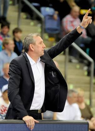 Frankfurt, Deutschland 16. Maerz 2014: 1. Bundesliga 13 14 - FRAPORT SKYLINERS vs. FC Bayern Muenchen. Co-Trainer Assistant Coach Emir MUTAPCIC (FC Bayern Muenchen) gibt Anweisungen. fu