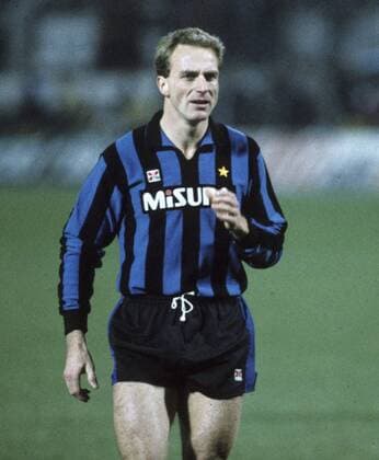 Uefa-Cup Inter Mailand - Hamburger SV 1:0 12.12.1984 Karl-Heinz Rummenigge (Inter). HM