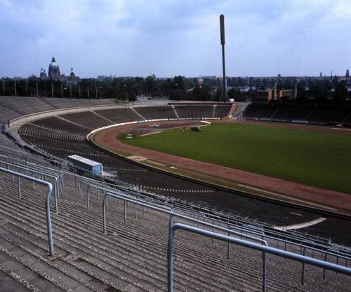 Niedersachsenstadion, Heimspielstätte von Hannover 96 7 71 HM