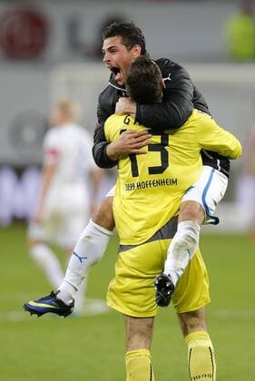 Leverkusen, Deutschland, 1. Bundesliga, 26. Spieltag, Bayer Leverkusen : 1899 Hoffenheim 2-3 in der Bay-Arena in Leverkusen am 23.03.2014 Kevin VOLLAND li.- mit Tw. Jens GRAHL nach dem Schlusspfiff
