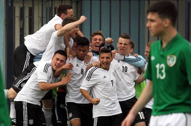 28.03.2014 Belgrade(Serbia) Republic of Ireland-Germany UEFA Under 17 Euro qualifiers elite round men s football Nicolas Clasen(Left down),Benjamin Henrichs(2nd from left down) Arianit Ferati(2nd from right number 7) and Max Besuschkow(r) Germany celebrate first goal on the match : 