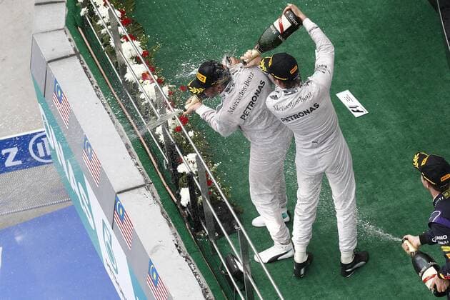 Motorsports: FIA Formula One World Championship 2014, Grand Prix of Malaysia, 44 Lewis Hamilton (GBR, Mercedes AMG Petronas F1 Team), 6 Nico Rosberg (GER, Mercedes AMG Petronas F1 Team), xHOCHxZWEIx